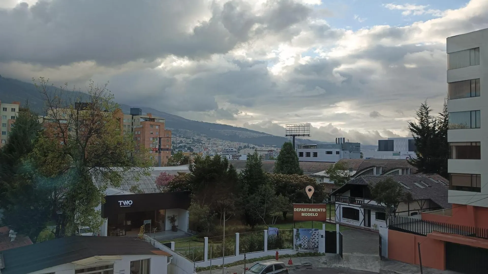 Edificio Batan Plaza Apartment Quito
