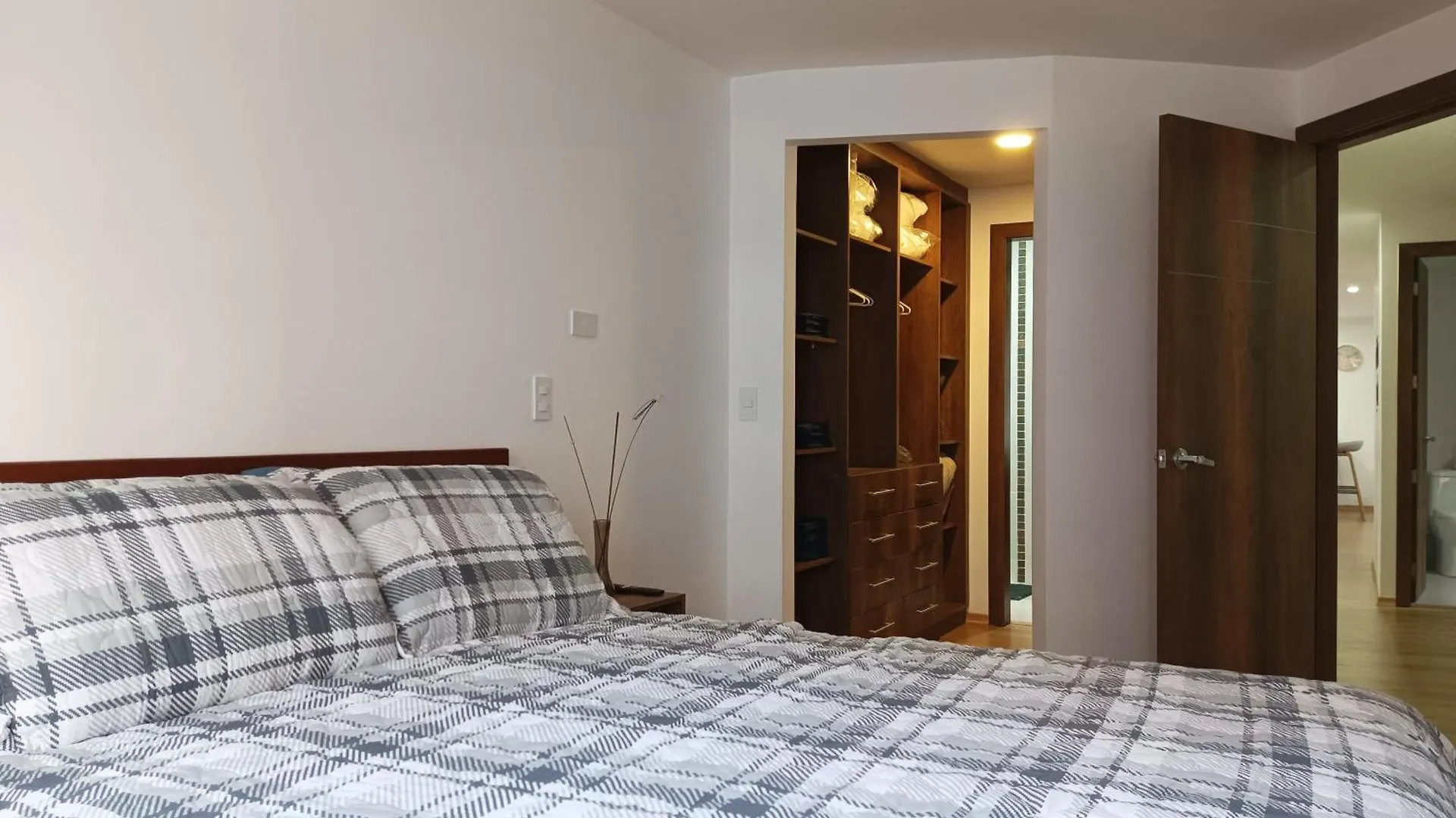 Edificio Batan Plaza Apartment Quito
